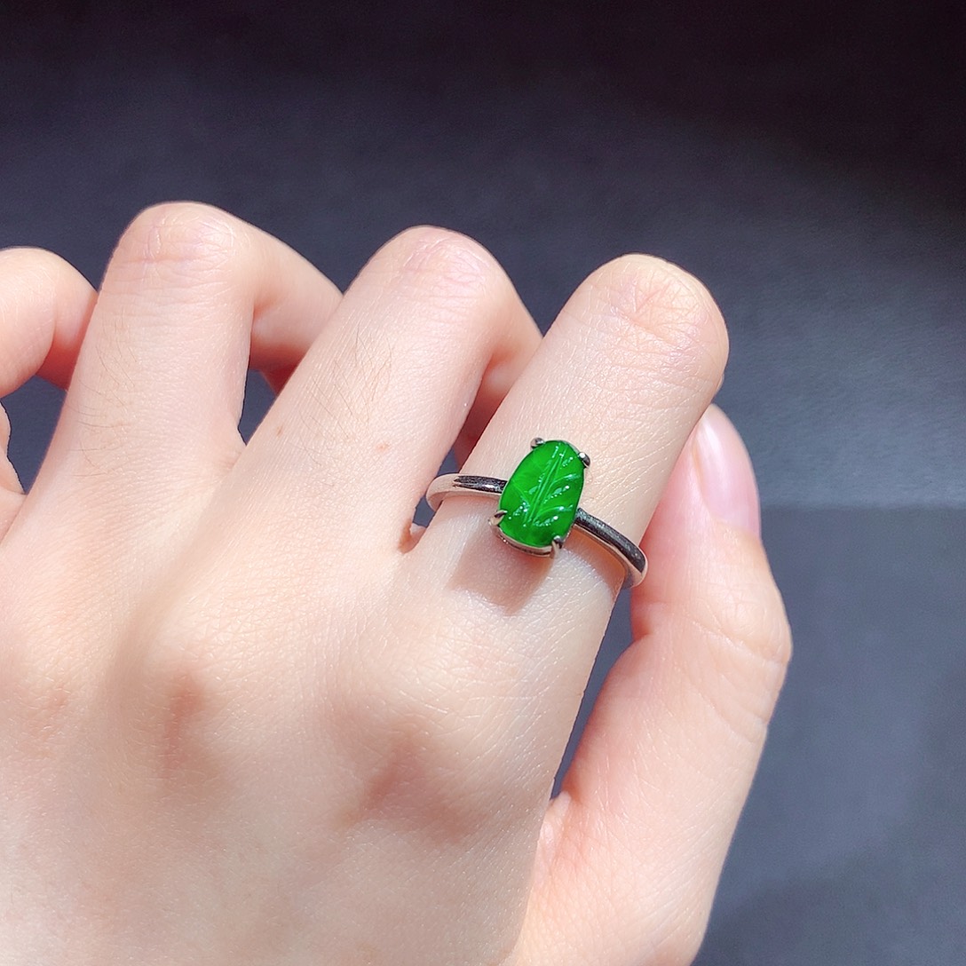 翡翠戒指未镶嵌翡翠