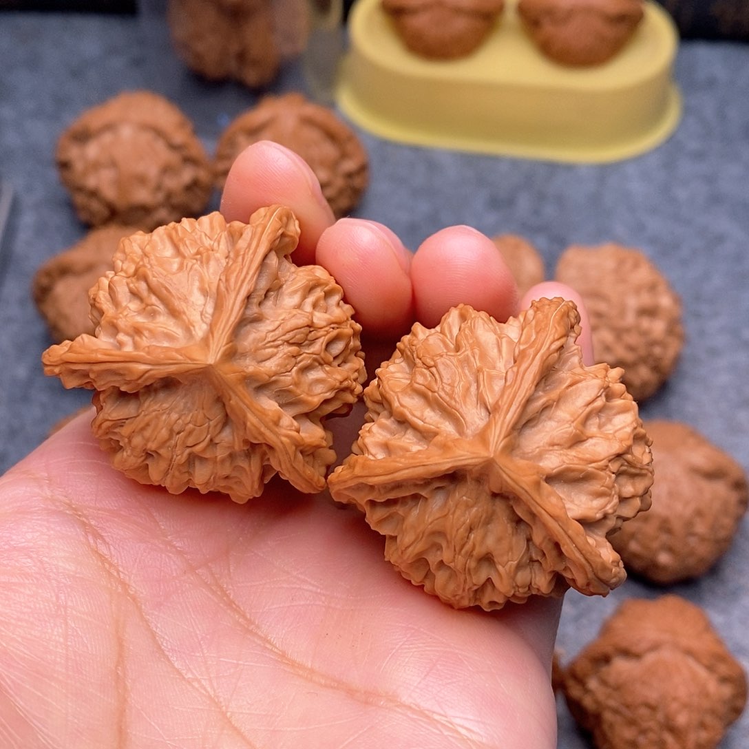 文玩核桃把件三棱40全品