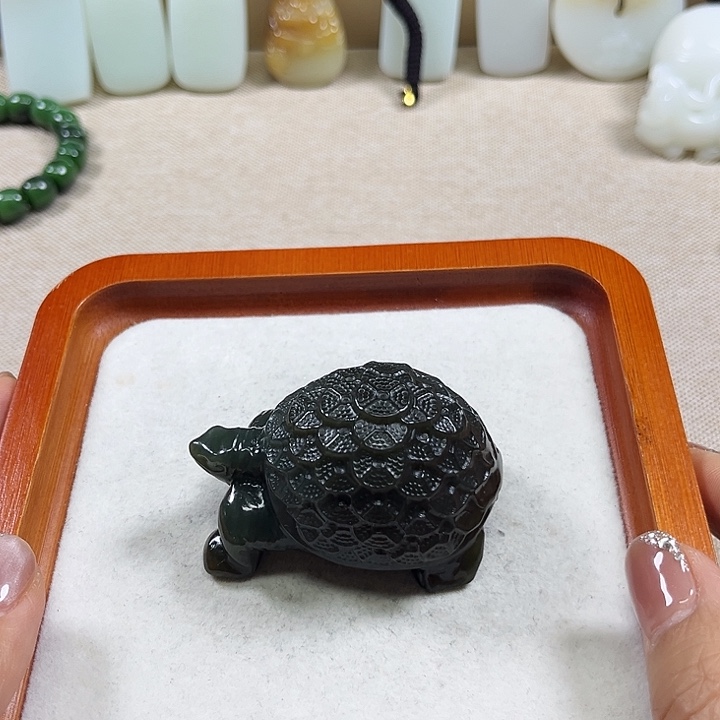 和田玉（糖玉）未镶嵌摆件