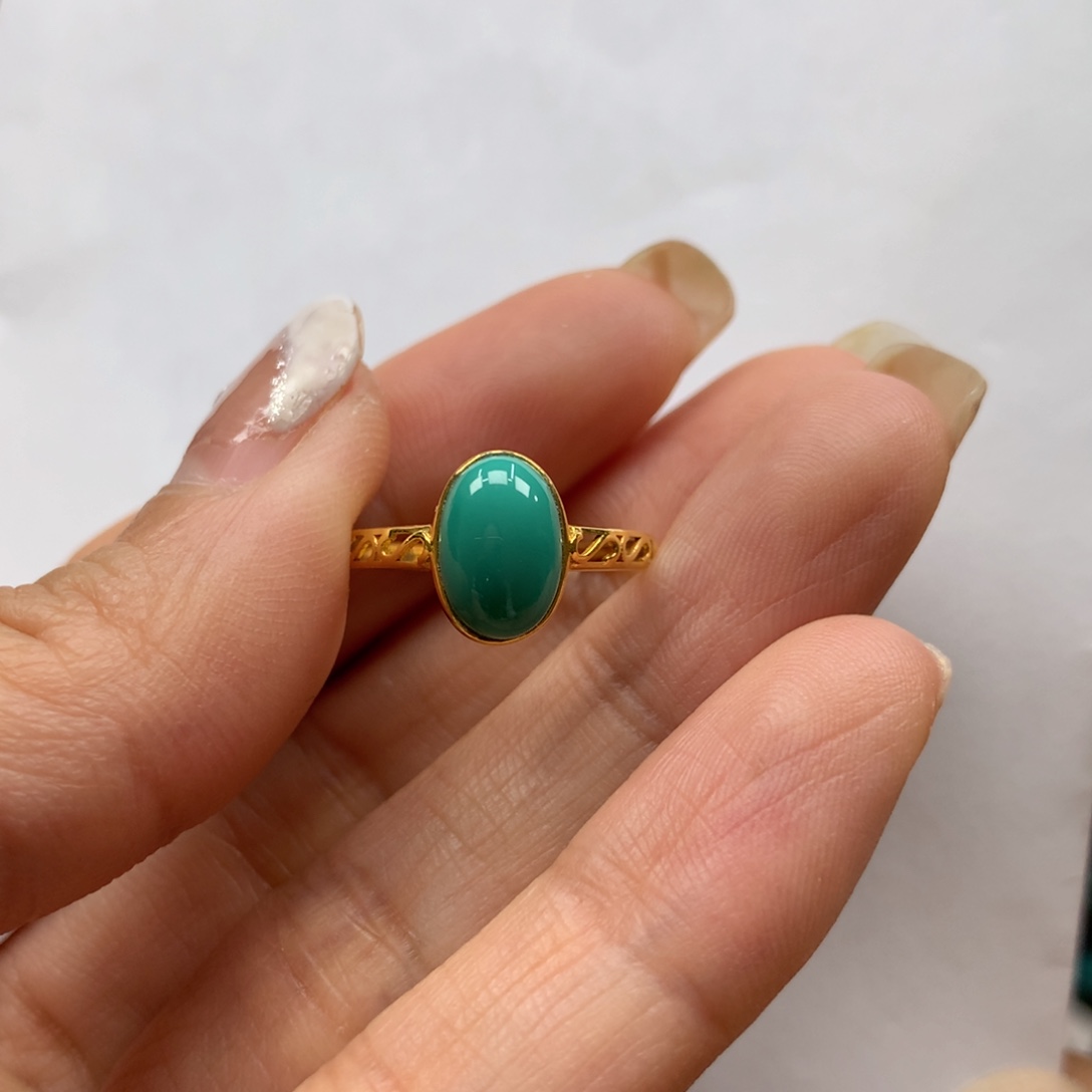 绿松石戒指18K金镶嵌