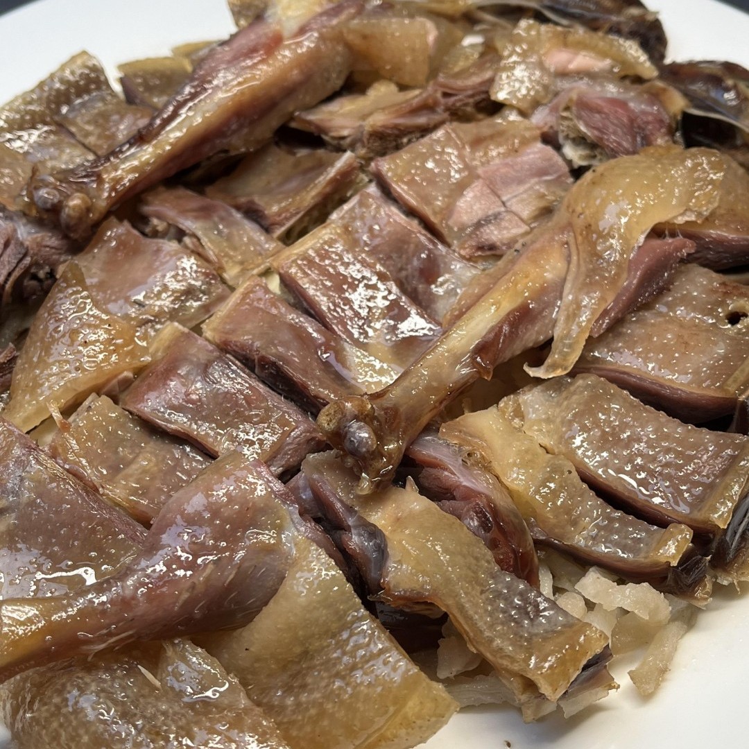 関遂昌自然风干腊鸭700g咸香可口，腊香味十足