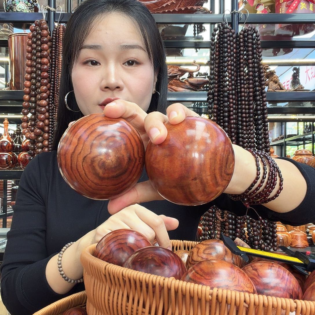 健***乐大叶紫檀（黑酸枝木类）越南黄花梨手球