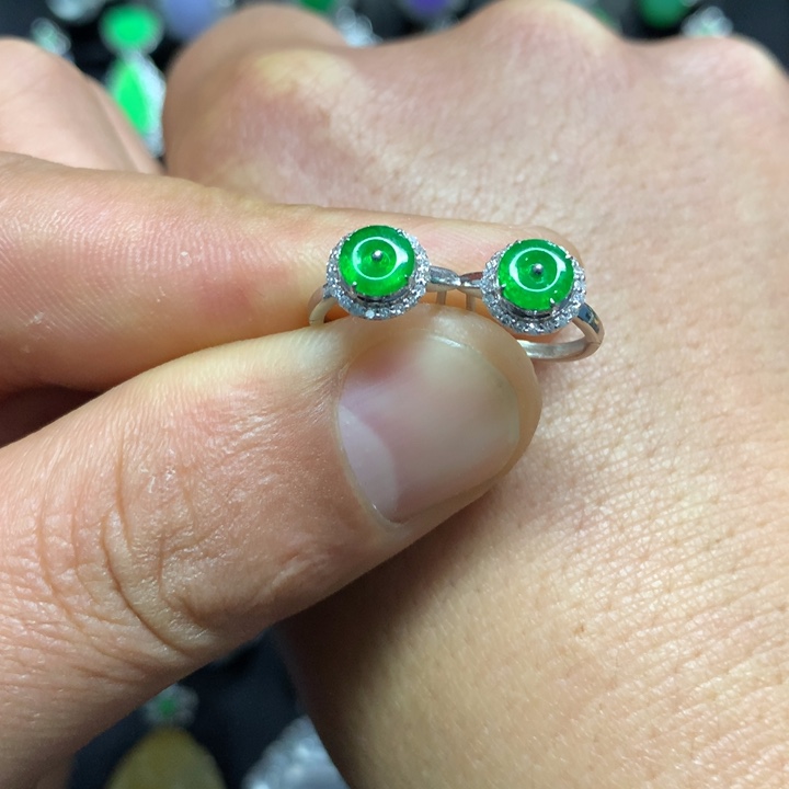 【闪购商品】翡翠颈饰18K金镶嵌耳包