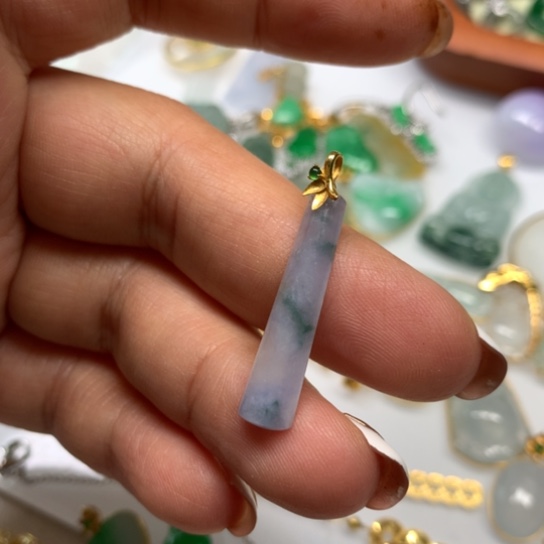 翡翠颈饰18K金镶嵌翡翠