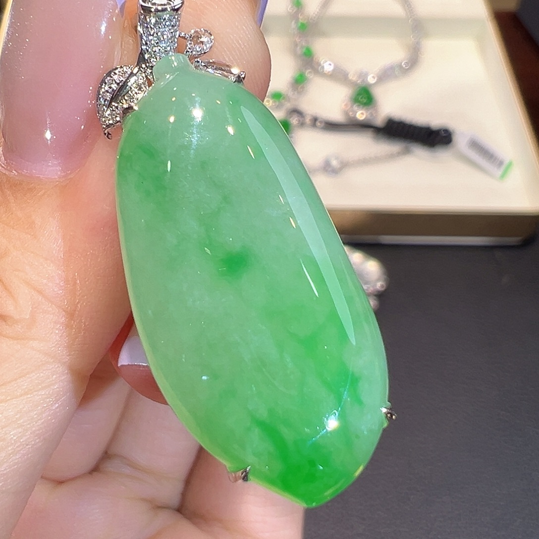 翡翠18K金镶嵌吊坠(不含链)翡翠