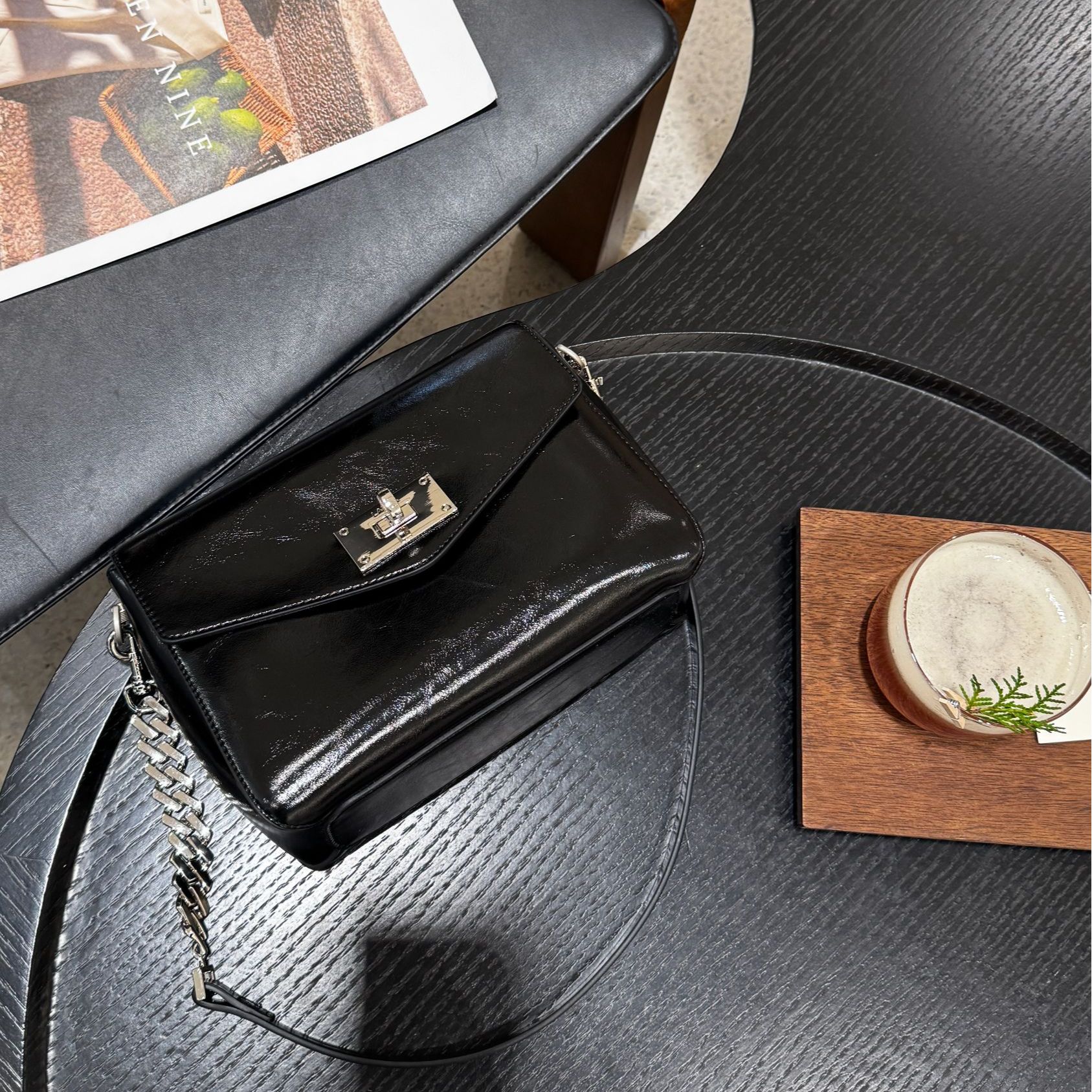 2025秋冬新款腋下潮流复古单肩斜挎包时尚女包 5257-1