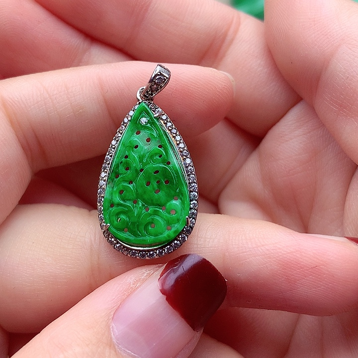 翡翠颈饰银S925镶嵌翡翠