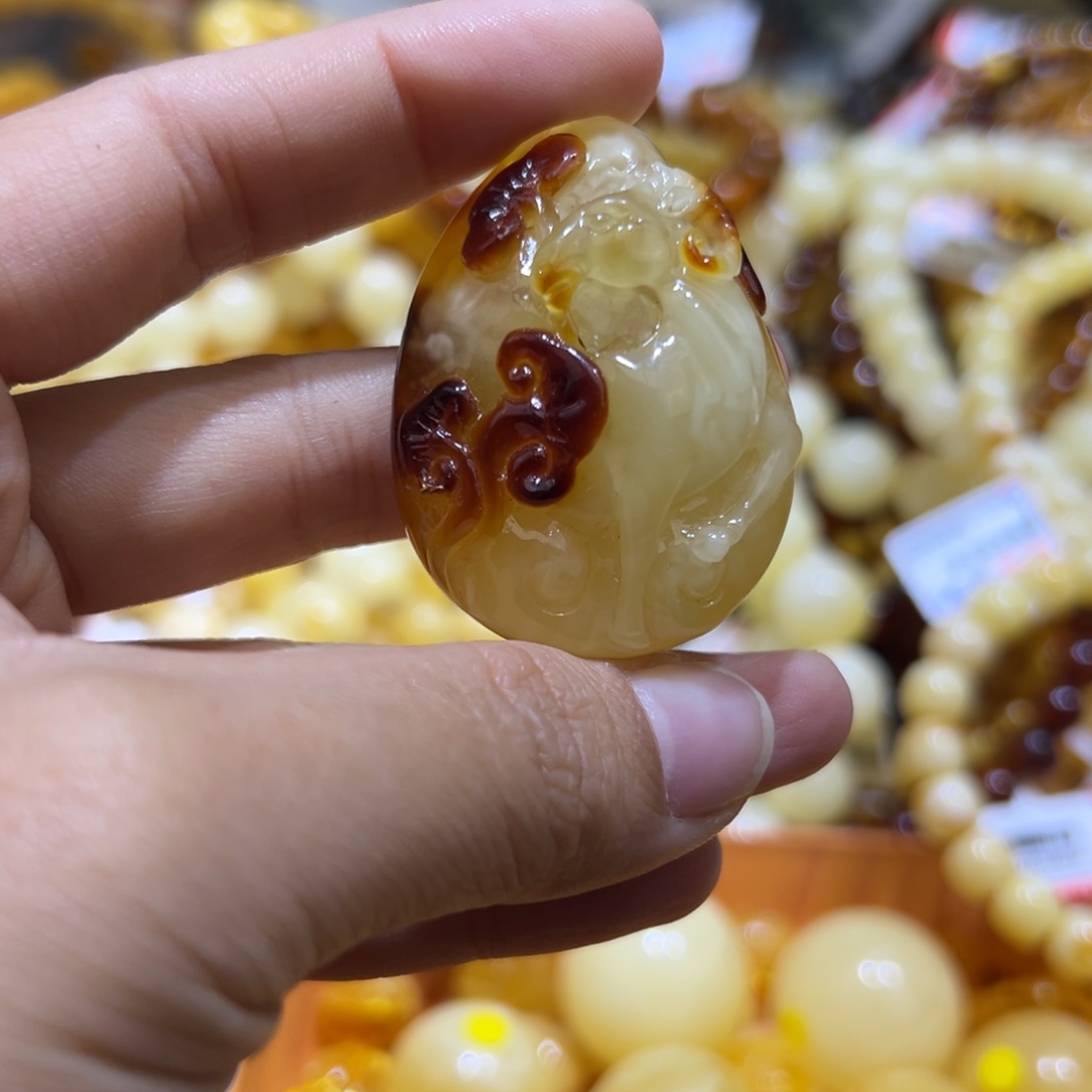 琥珀珠宝奇石未镶嵌