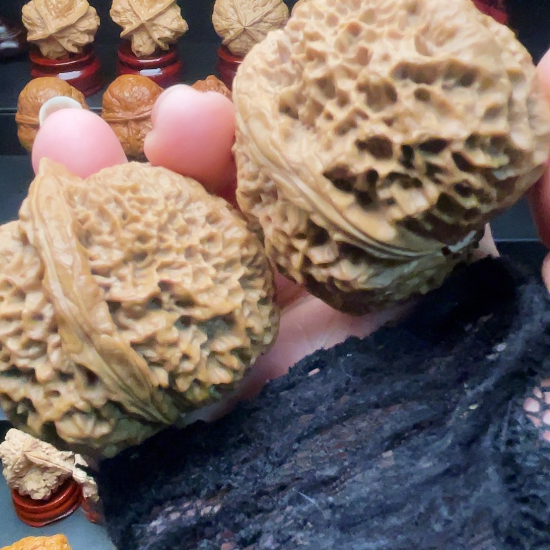 文玩核桃吊坠铁狮子50尺