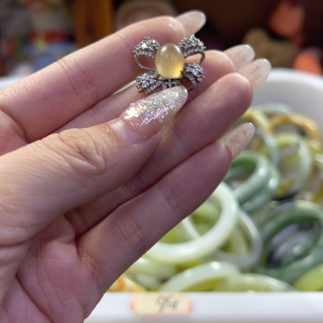 蛇纹石玉未镶嵌手镯68