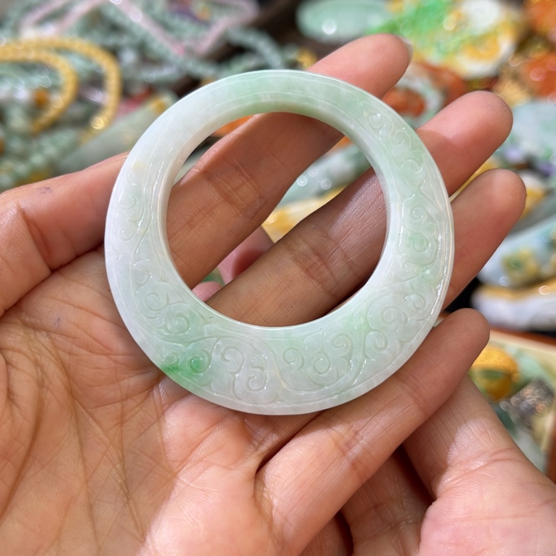 翡翠颈饰未镶嵌待编款