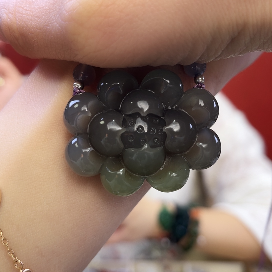 和田玉颈饰未镶嵌荷花紫