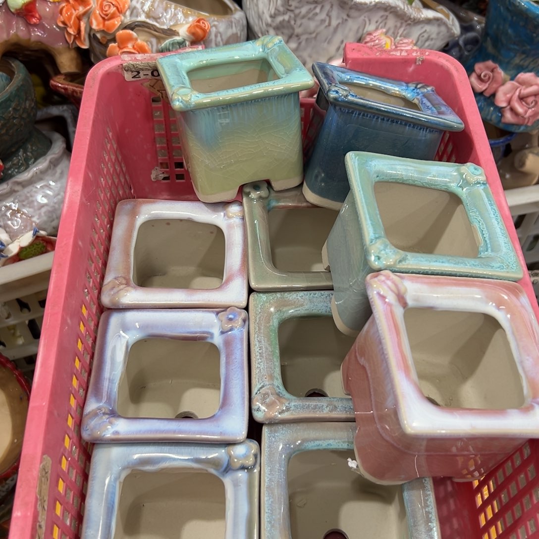 随机10个花盆拍满20元发货，随意退款拉黑