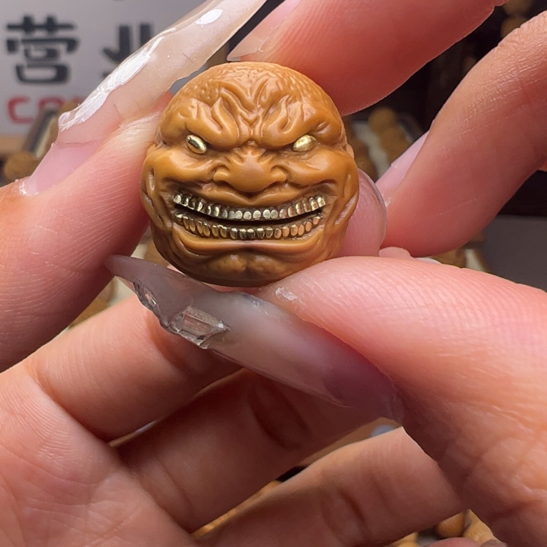 文玩核桃把件镶嵌款大牙恶僧18左右尺寸全品有正常封口线