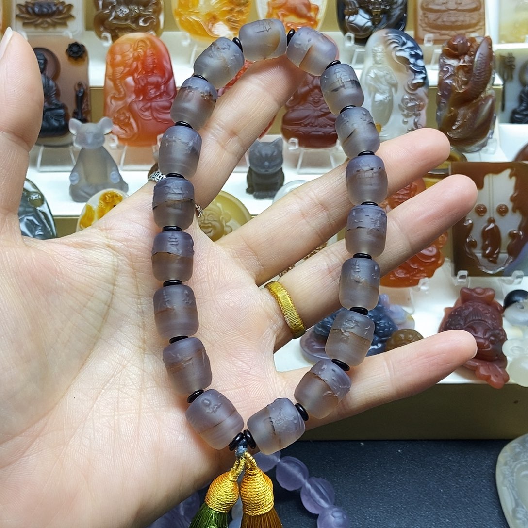 爱***e玛瑙/玉髓未镶嵌颈饰