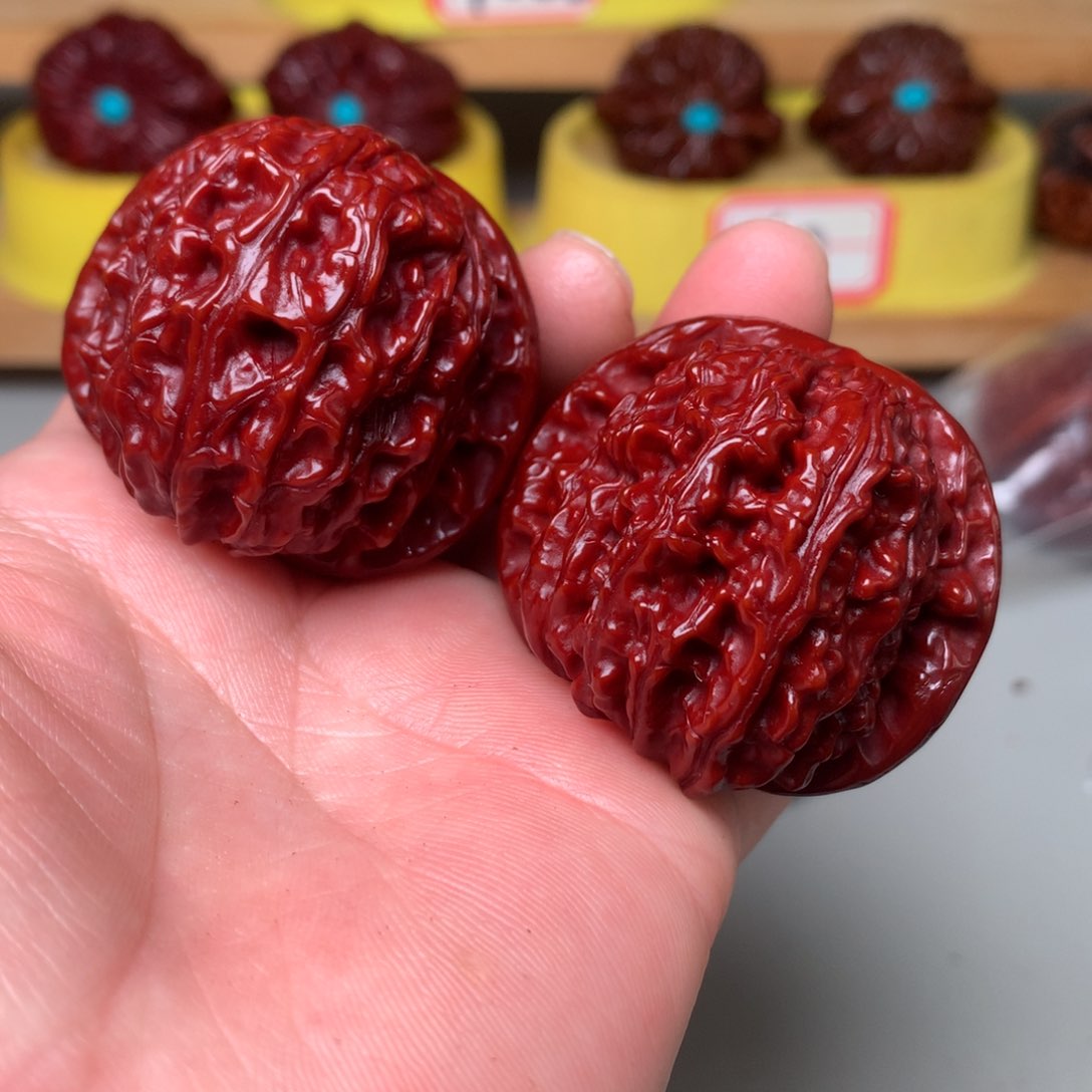 文玩核桃把件白狮子