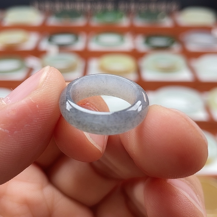 和田玉戒圈未镶嵌青花点墨