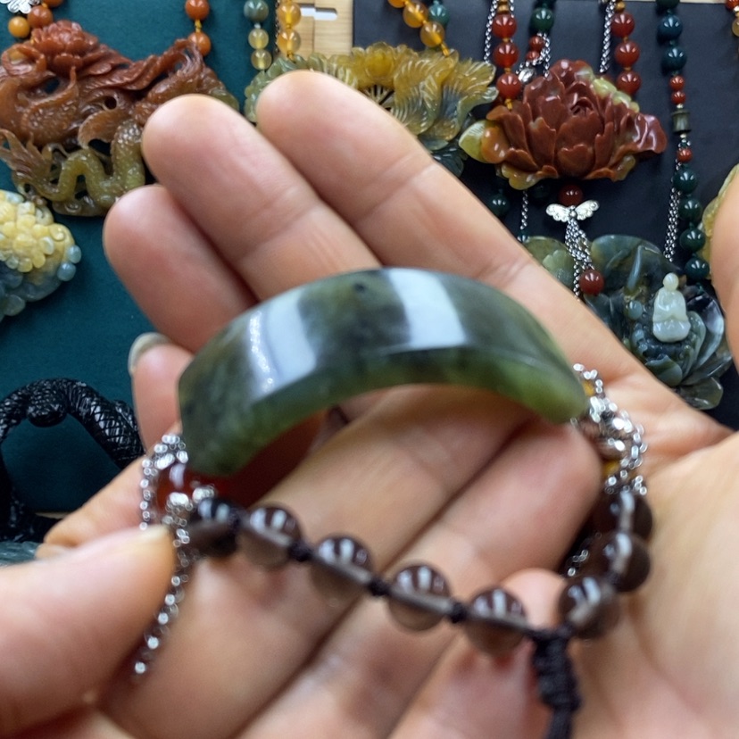 【闪购商品】蛇纹石玉未镶嵌手牌