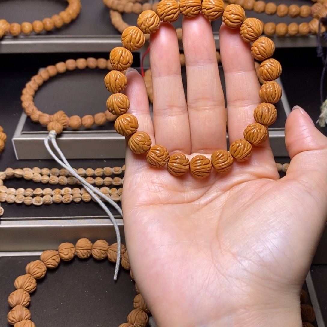 刘***生桃核手串秦岭桃核