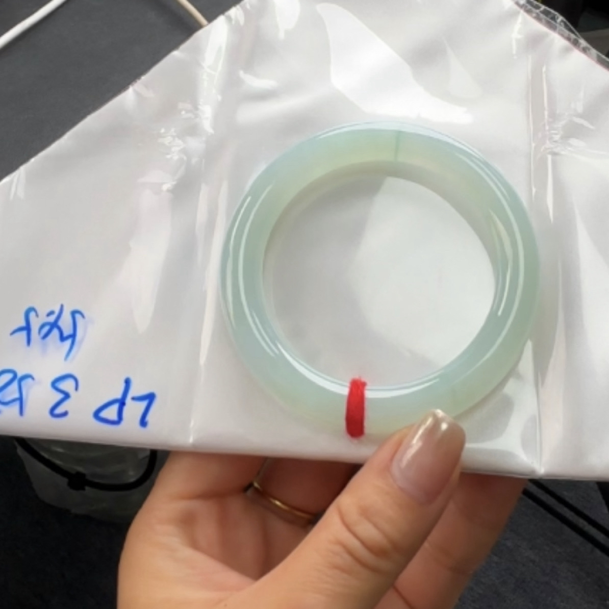 LP（上新）强强推54.5冰胶淡绿圆条翡翠a货手镯