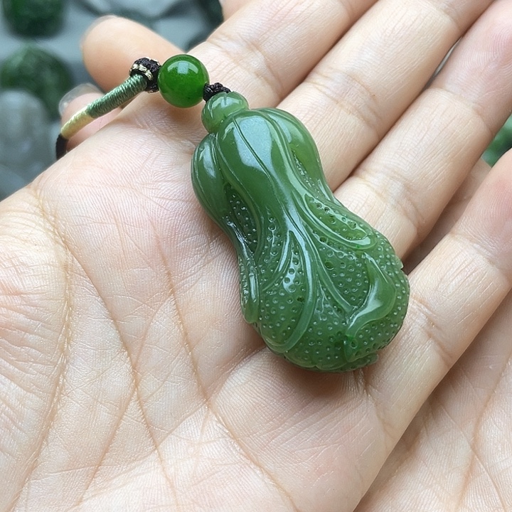 三***界和田玉（糖玉）未镶嵌颈饰