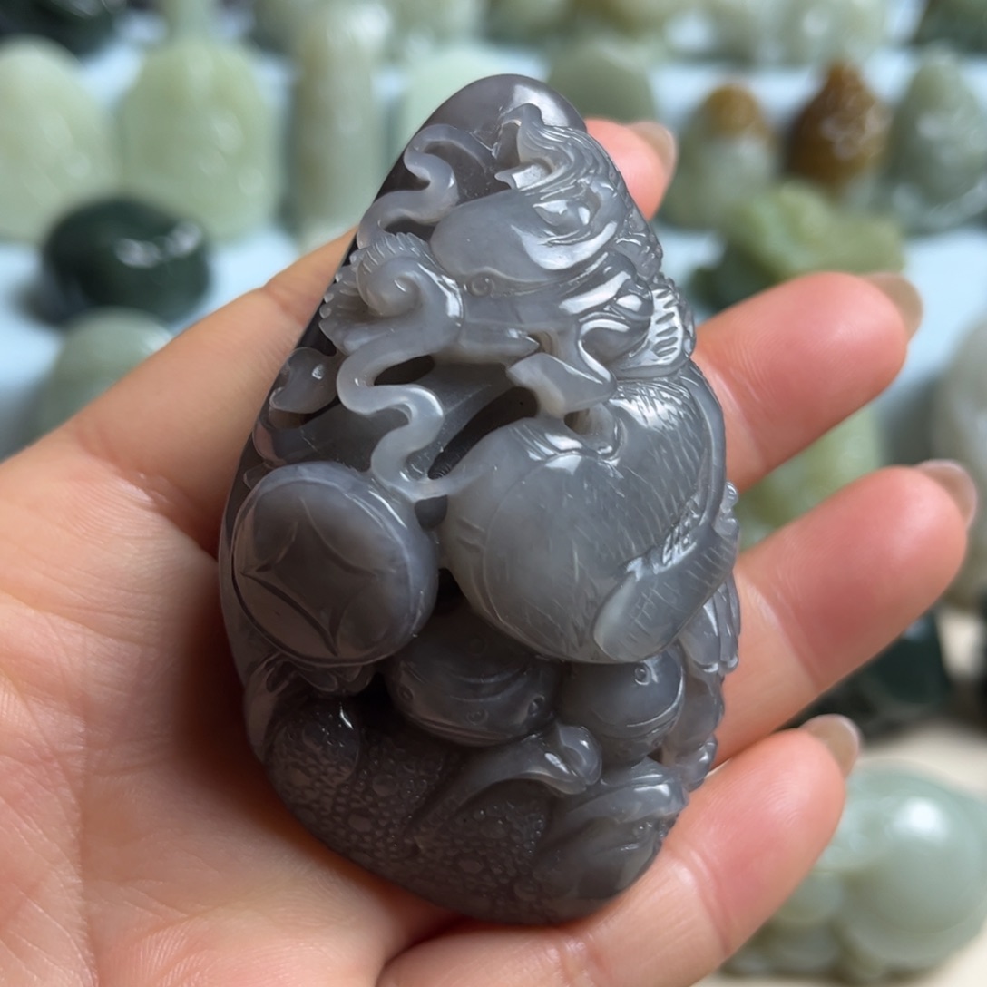 和田玉未镶嵌把件