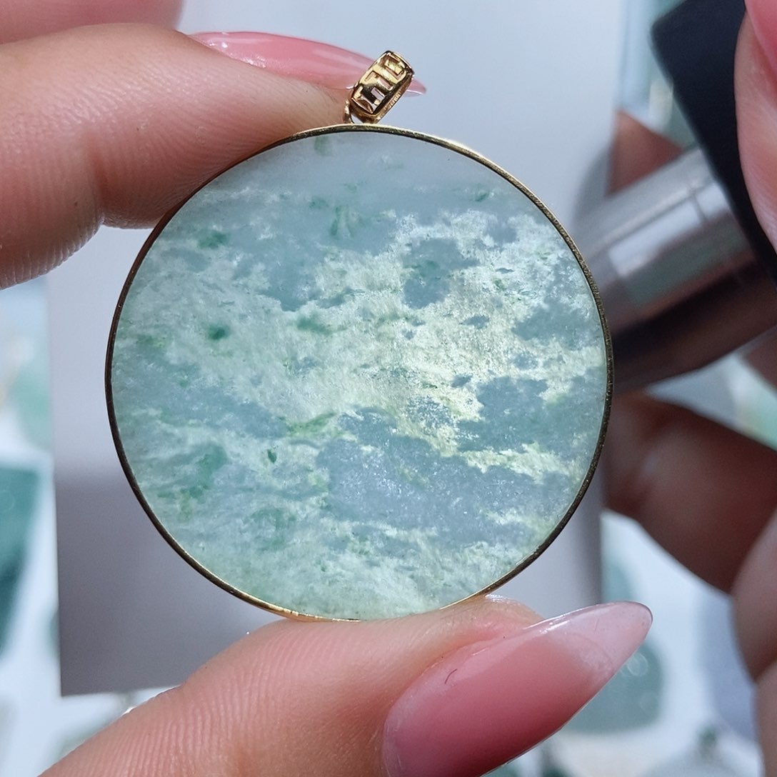 翡翠吊坠(不含链)18K金镶嵌