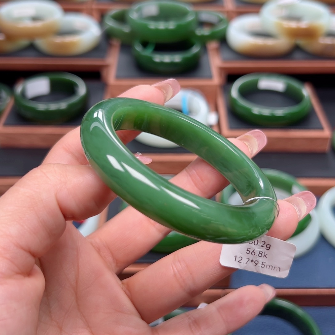 未镶嵌手镯和田玉（碧玉）