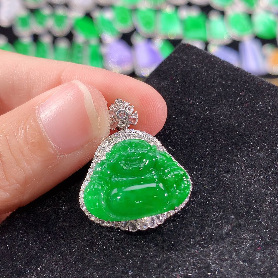 翡翠18K金镶嵌颈饰