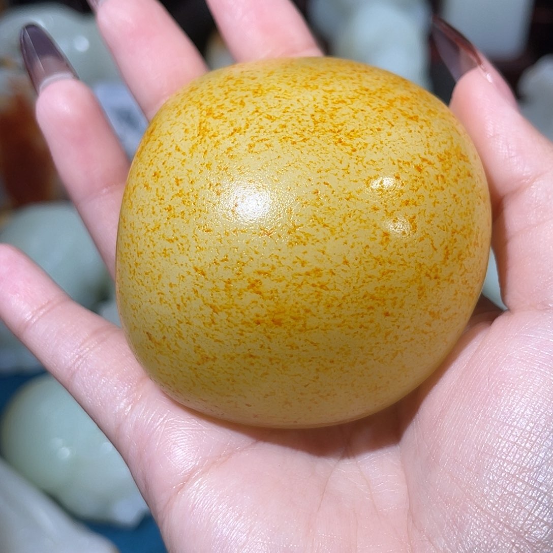 颈饰未镶嵌和田玉（糖玉）