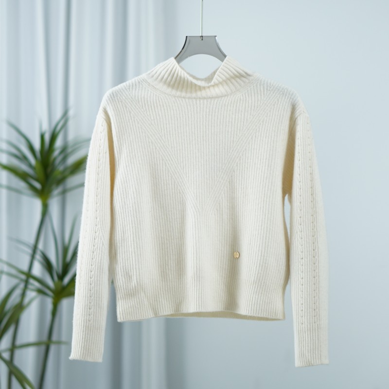 LI丽系列  Z441  女装秋款高领针织毛衣米白TK3406041