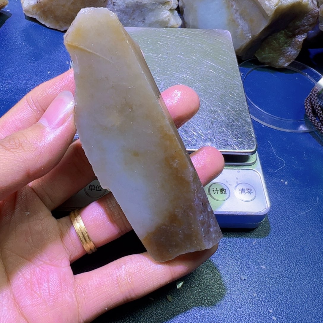 未镶嵌和田玉（糖玉）珠宝半成品