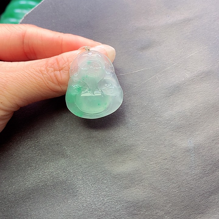 颈饰未镶嵌石英质玉