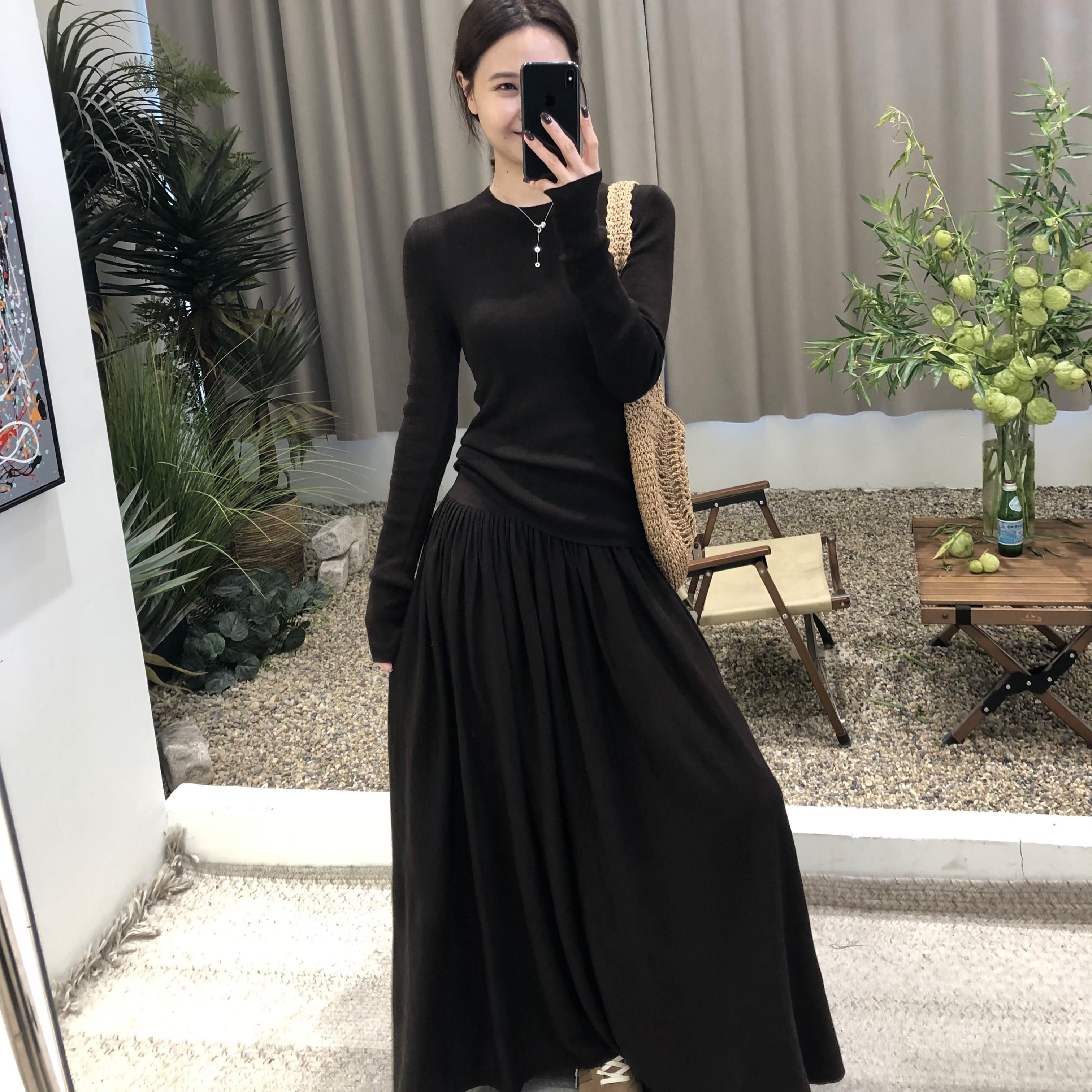 【至简美学】法式高级感雾感轻盈柔韧筋骨感绵羊毛针织上衣百褶套装