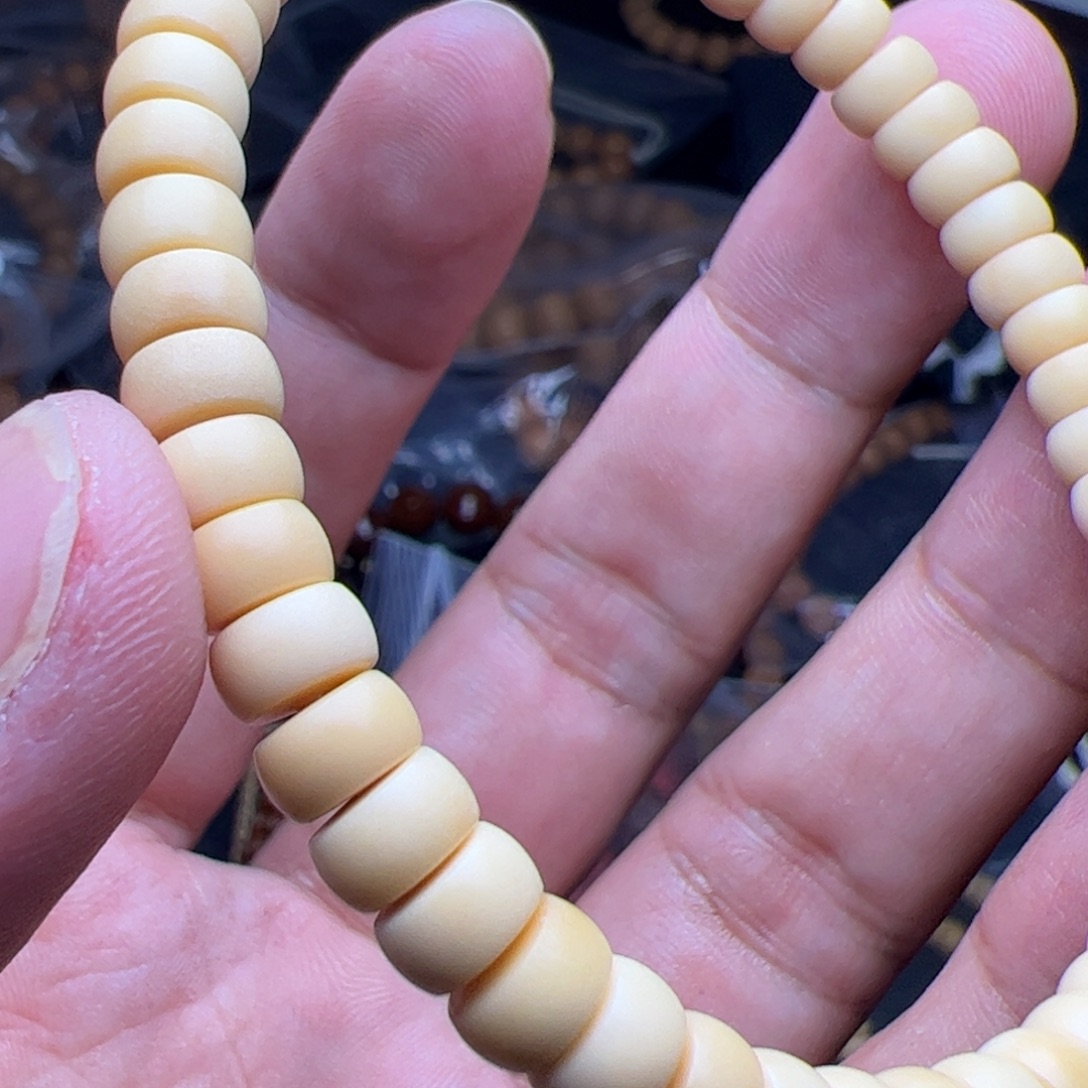 猴头核桃吊坠哦据咯