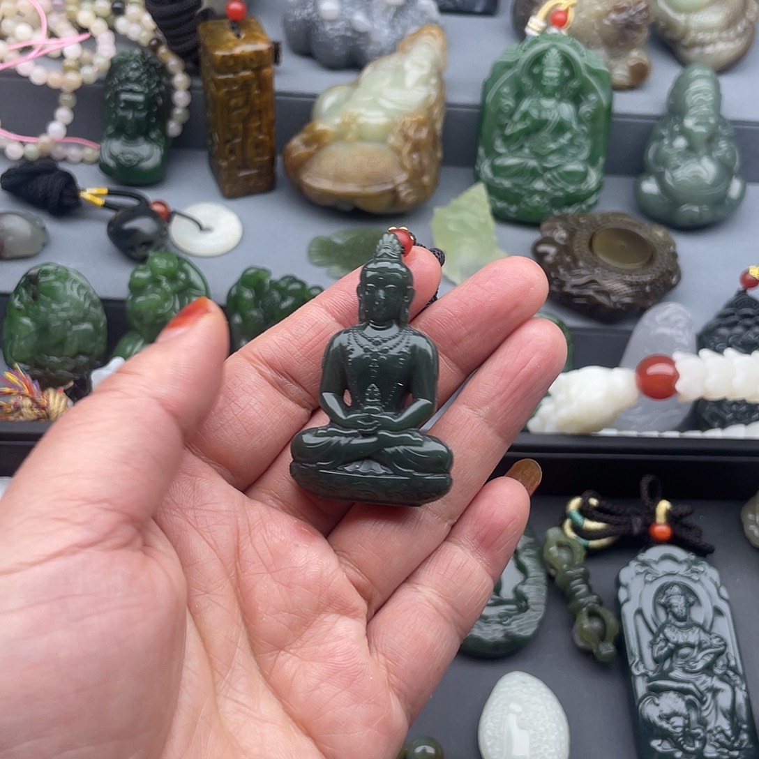 和田玉未镶嵌颈饰