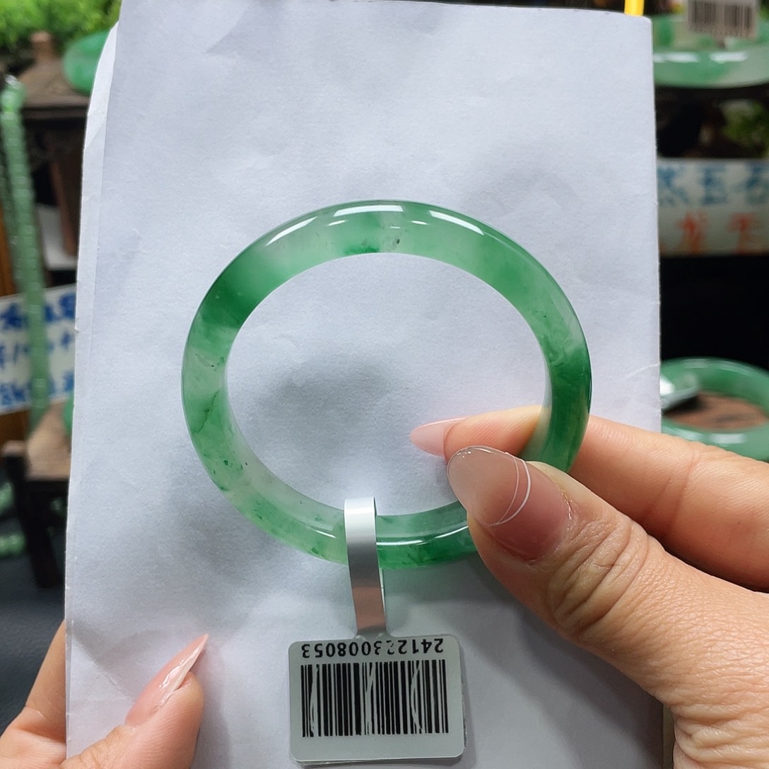 石英质玉手镯未镶嵌胭*淼淼