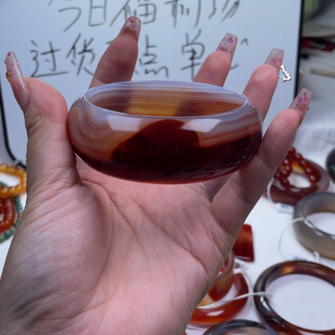 玛瑙/玉髓手镯未镶嵌