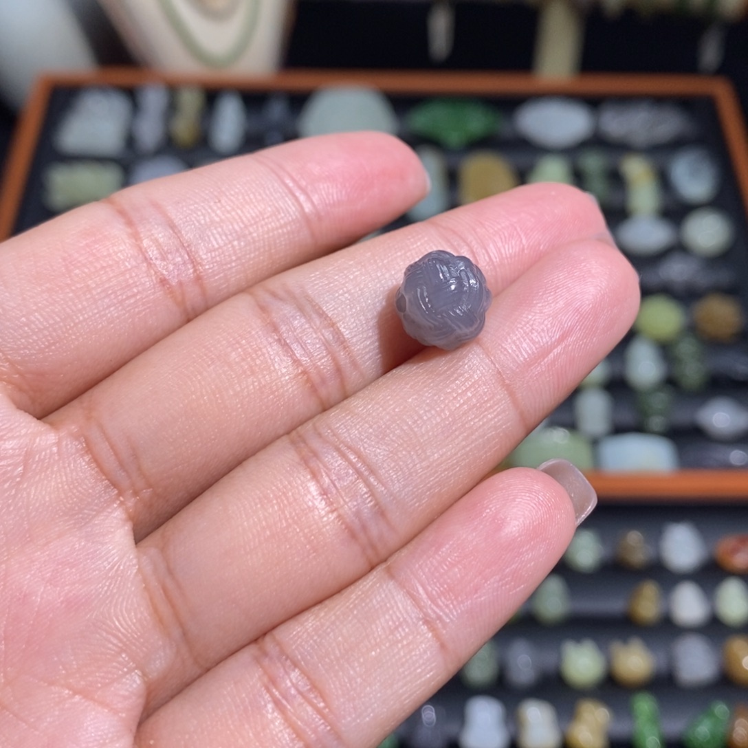 荔***式和田玉未镶嵌颈饰