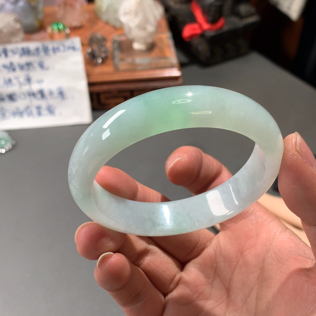 翡翠手镯未镶嵌57.8圈口
