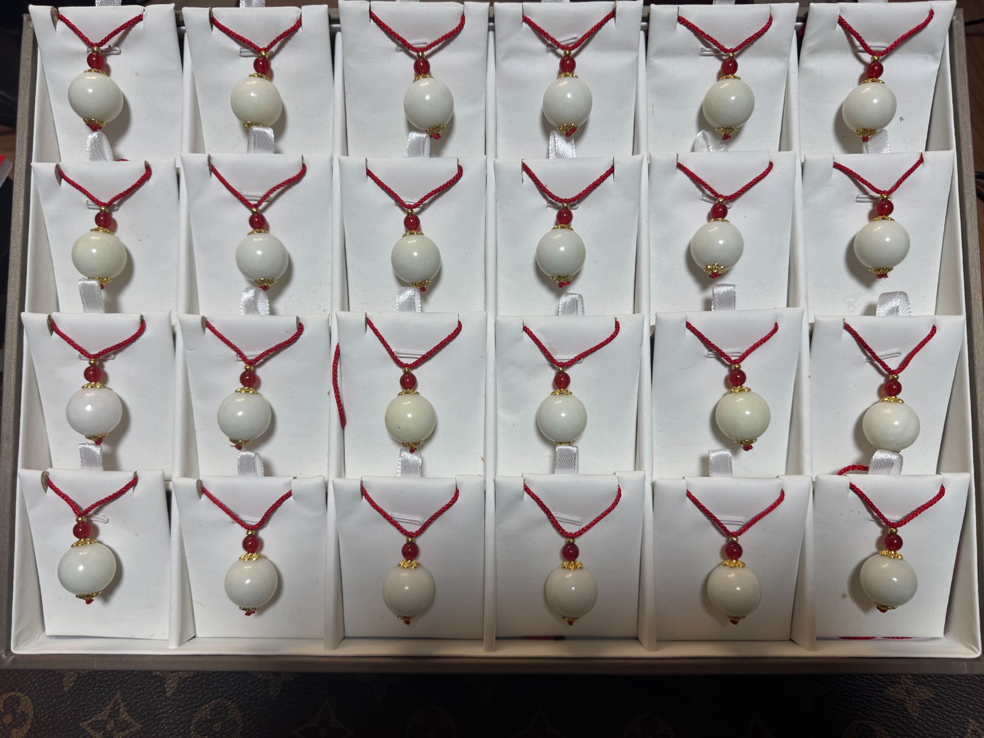 天然和田玉项链一套