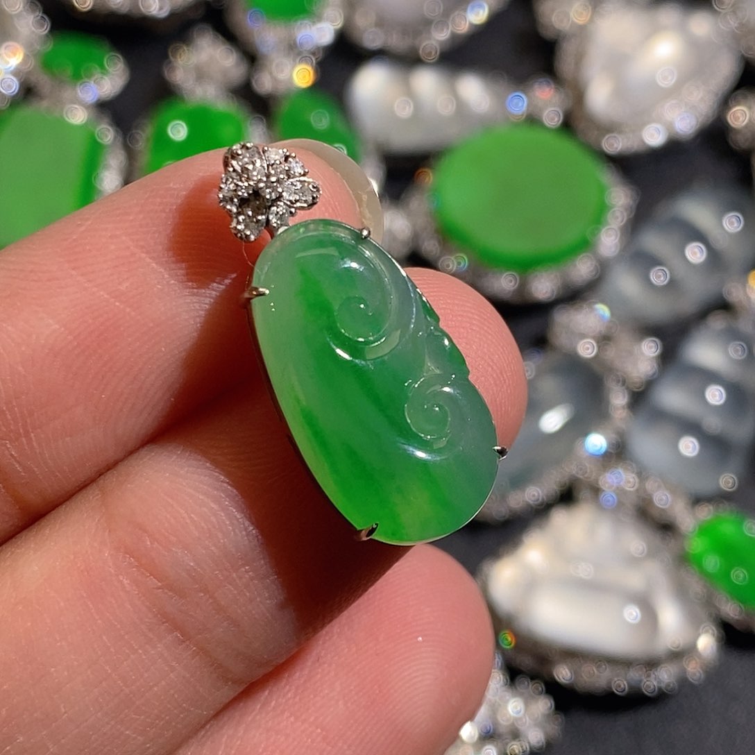 翡翠颈饰18K金镶嵌天然缅甸A货翡翠