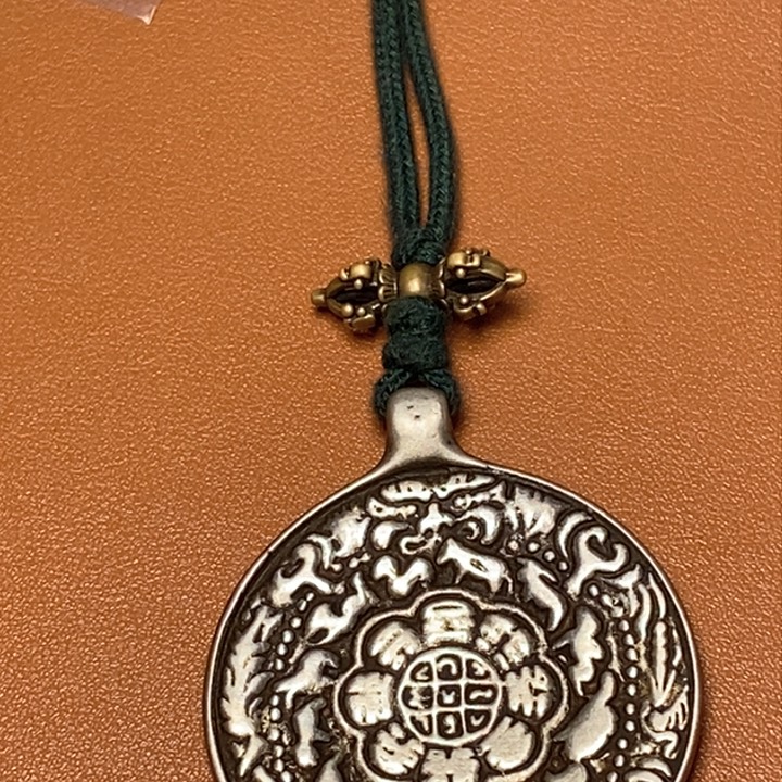 泥塑我*她藏传牌子……