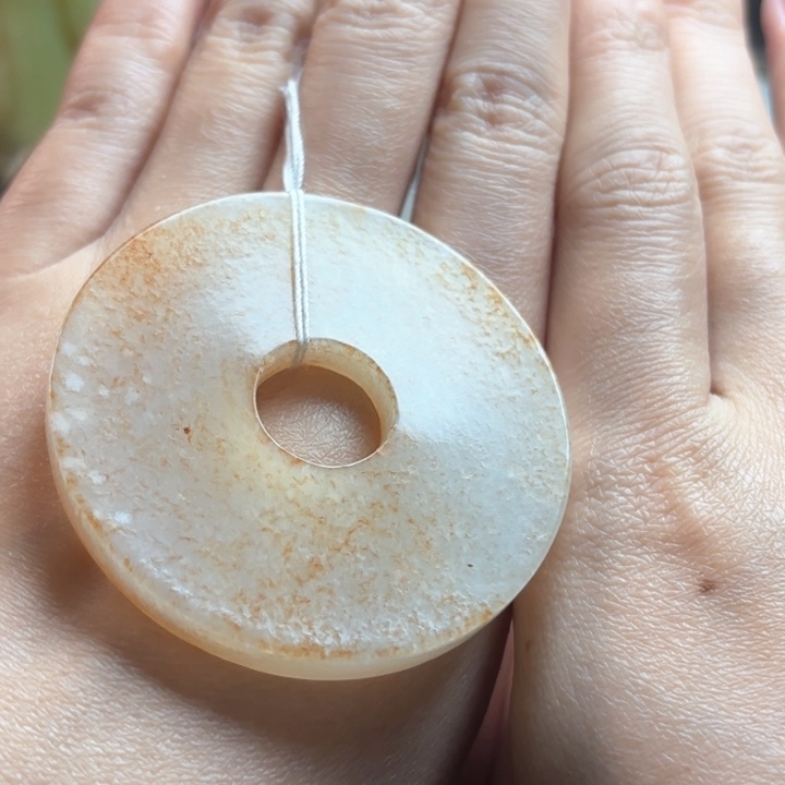 和田玉挂件未镶嵌弱**体