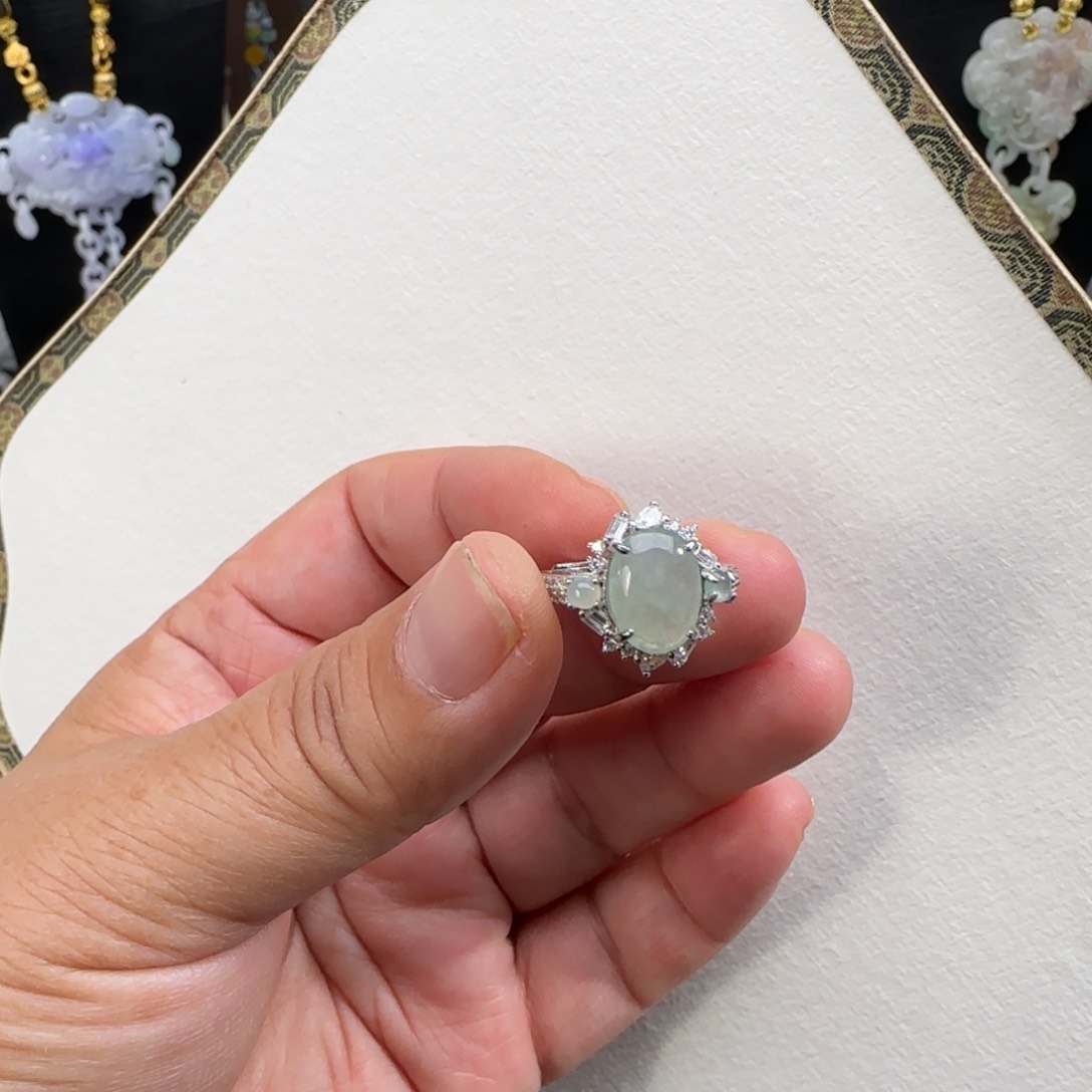 翡翠颈饰未镶嵌仿古