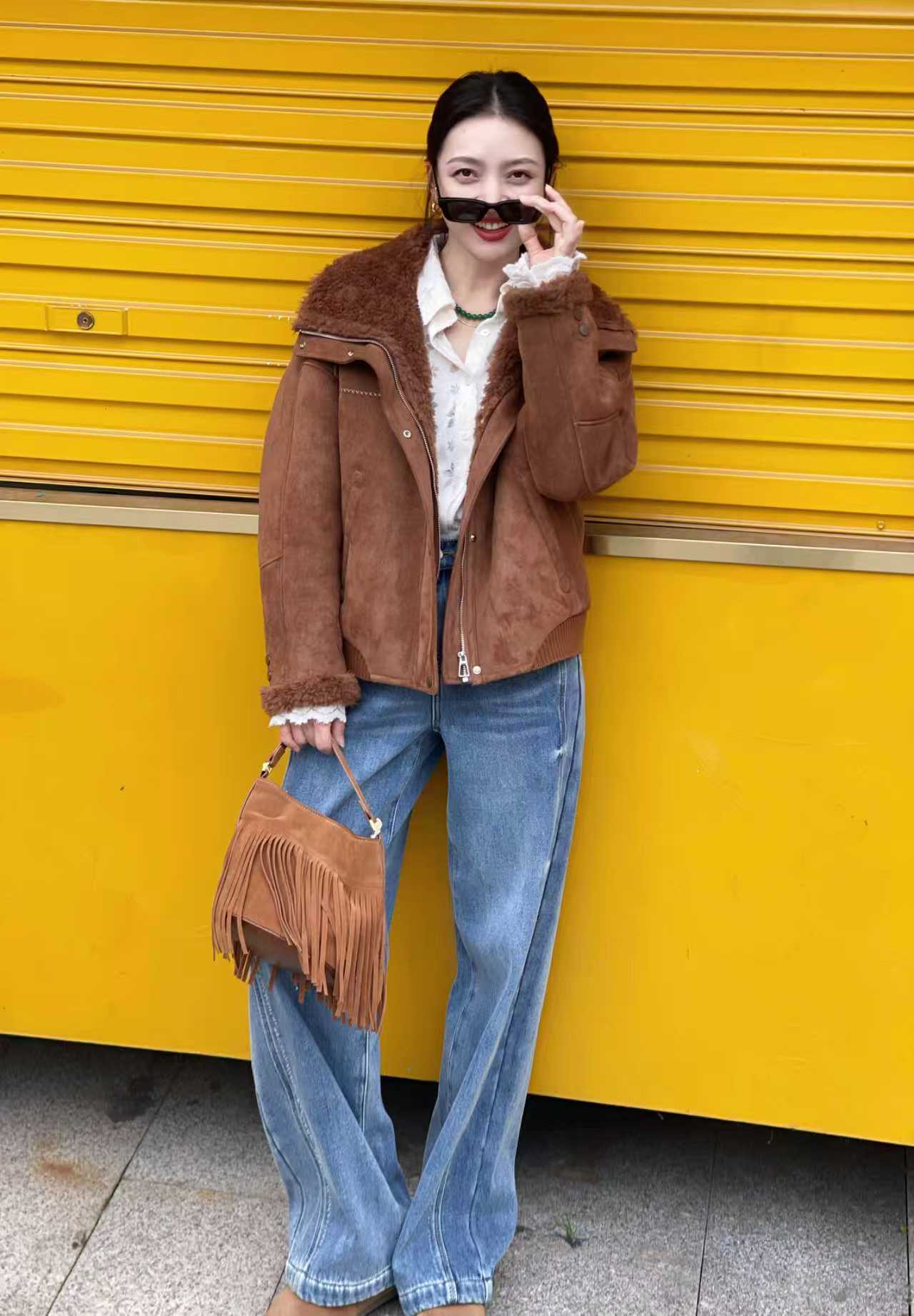 俪妍【LIVELY.YAN】冬款外套42367短款冬季休闲时尚加绒外套秋冬