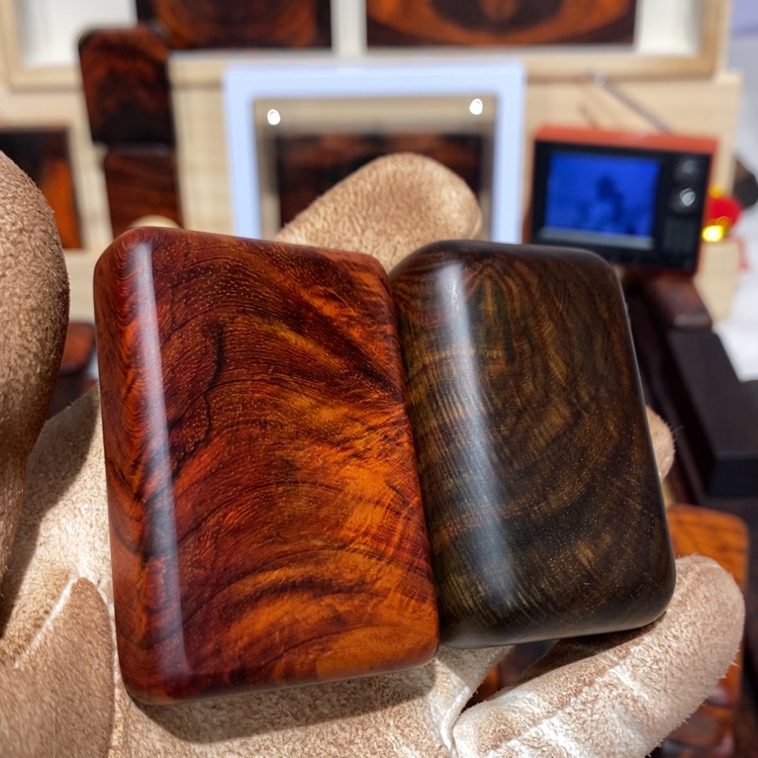 允***中交趾黄檀（大红酸枝）