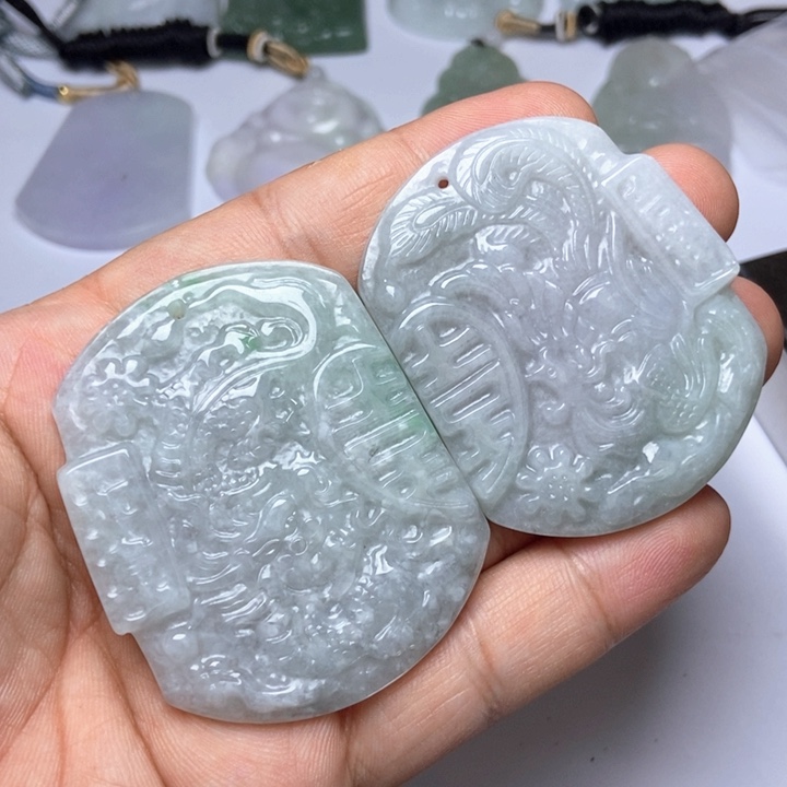 翡翠未镶嵌颈饰翡翠