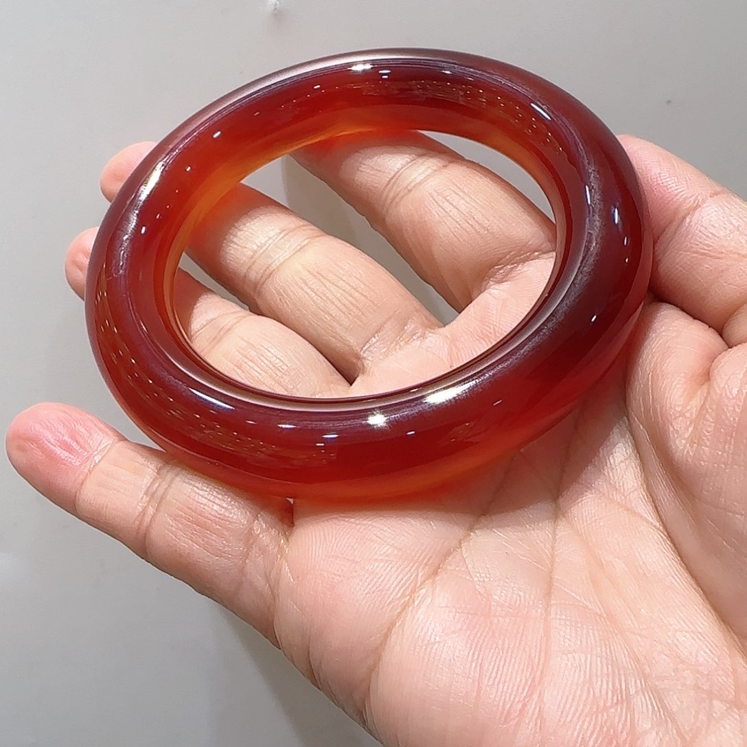 玛瑙/玉髓手镯未镶嵌今***惑