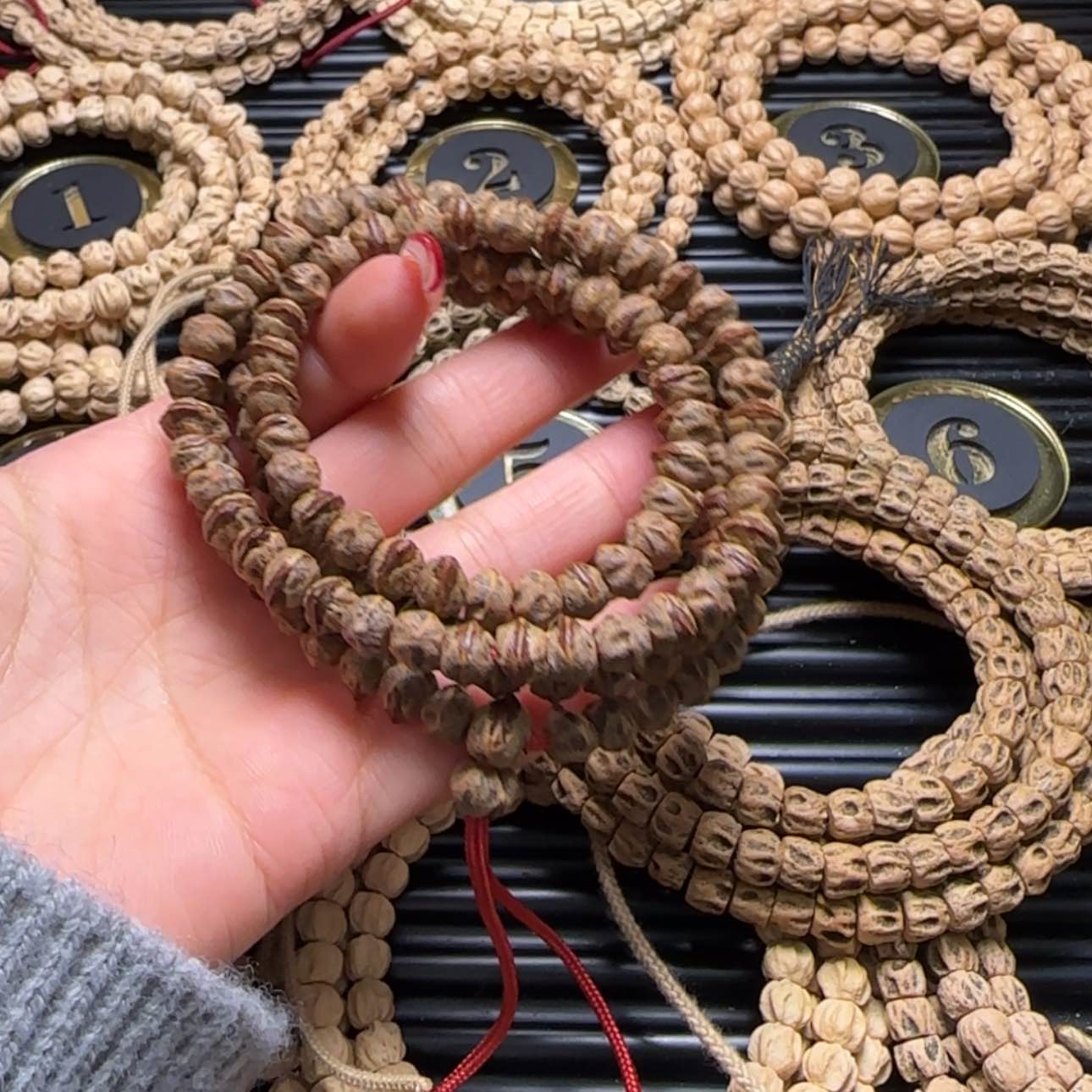 【闪购商品】柏香籽/百香籽吊坠秋****味